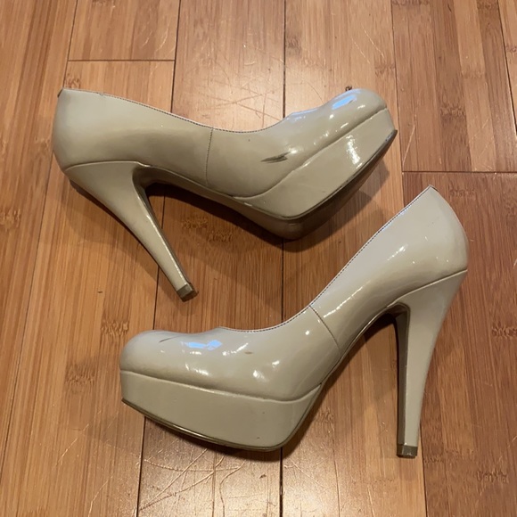 G by Guess Nude Platform Heels - Picture 3 of 4